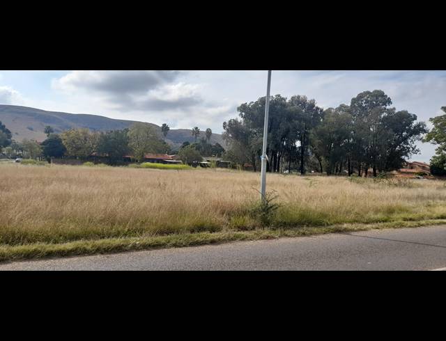 8,224M² VACANT LAND FOR SALE IN SUIDERBERG
